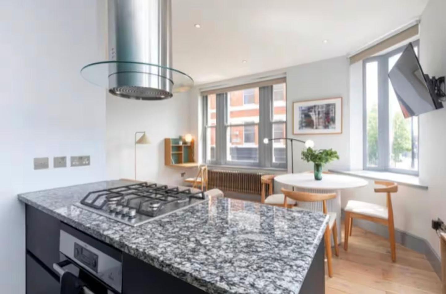 Apartment Bishops Way London