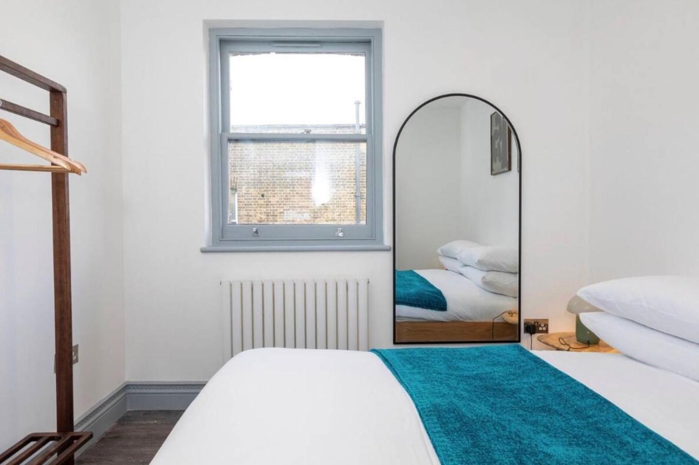 Bishops Way Apartment *