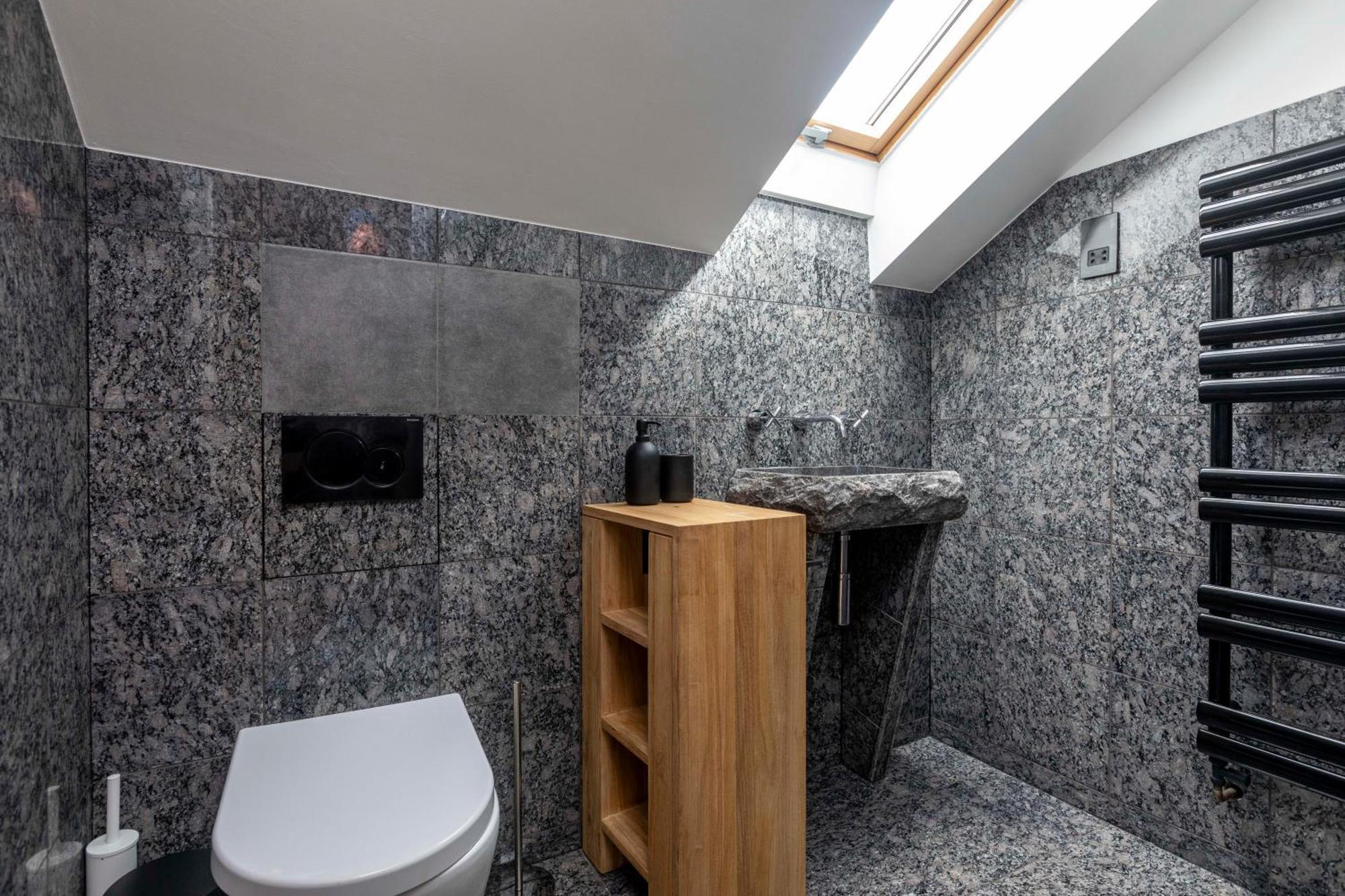 Bishops Way Apartment *