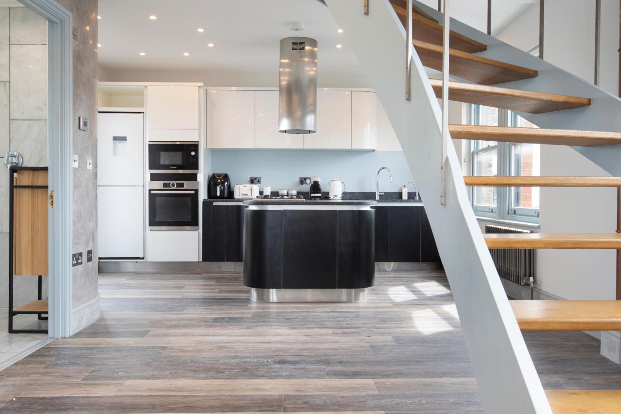 Apartment Bishops Way London